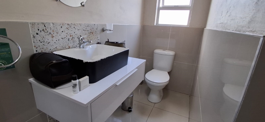 8 Bedroom Property for Sale in Southernwood Eastern Cape